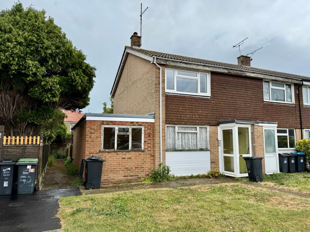 Lot: 170 - THREE-BEDROOM HOUSE FOR REFURBISHMENT - Three bedroom house